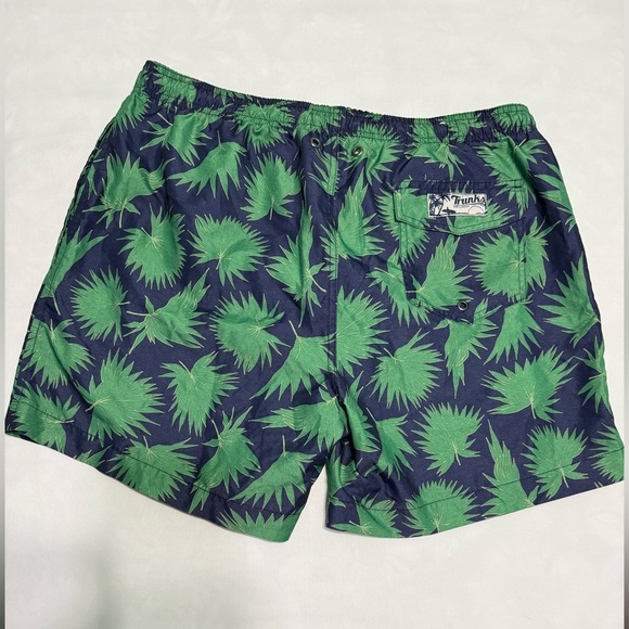 Trunks Surf & Swim Co. Blue Tropical Palm Leaves Lined Swim Shorts Men's Size M - Picture 2 of 8